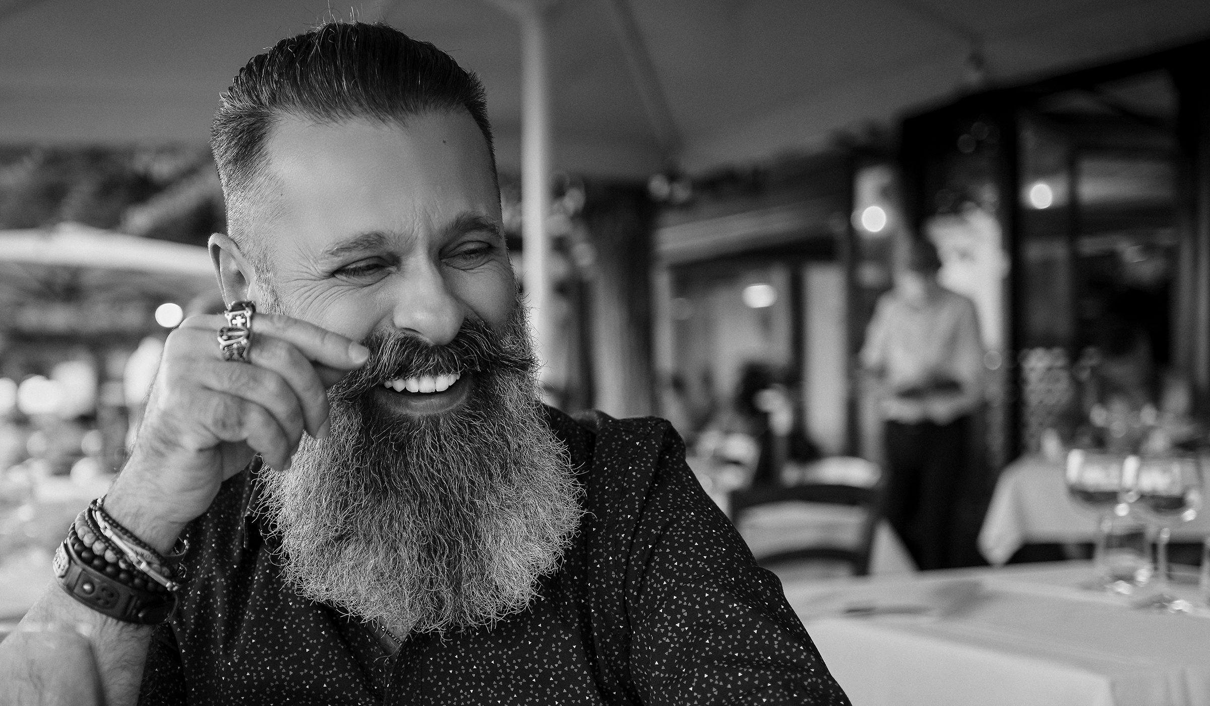Giuseppe Irranca, fotografo ritrattista, in bianco e nero